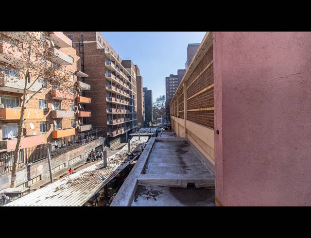1,250M² BUILDING FOR SALE IN HILLBROW